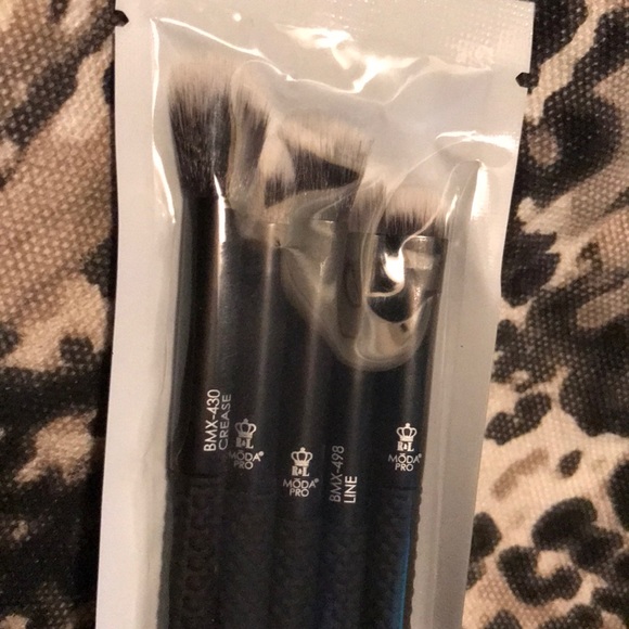 MODA PRO BRUSHES - Picture 3 of 3